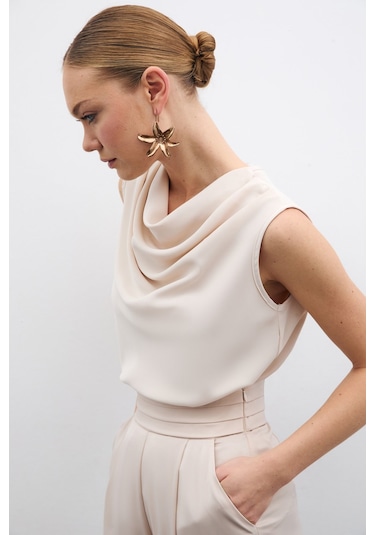 Sateen Degaje Yaka Kolsuz Bluz - Bej