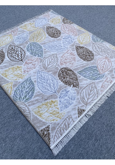 Yaprak Desenli Renkli Halı 150x160 Saçaklı Akrilik Kesme Halı