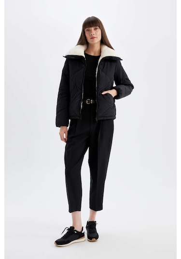 DeFacto Su İtici Puffer Şişme Mont Kapitoneli İçi Suni Kürklü Rüzgar Geçirmez Cepli A0756AX24WNBK27 Siyah