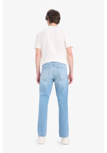 DeFacto Sergio Regular Fit Normal Kalıp Normal Bel Boru Paça Jean Pantolon E2734AX25SPNM39 DeFacto Sergio Regular Fit Normal Kalıp Normal Bel Boru Paça Jean Pantolon E2734AX25SPNM39