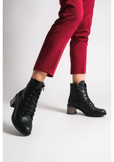 Dıana Bağcıklı Fermuarlı Ortopedik Taban Topuklu Kadın Bot Cst - Siyah Siyah Dıana Bağcıklı Fermuarlı Ortopedik Taban Topuklu Kadın Bot Cst - Siyah Siyah