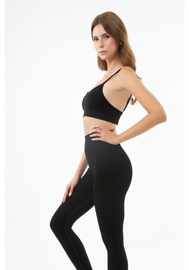 Siyah İp Askılı Çıkarılabilir Kaplı Seamless Kadın Crop Atlet Siyah