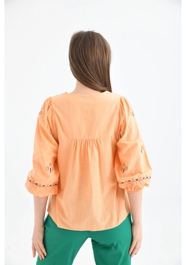 Kadın Bisiklet Yaka Balon Kol Otantik Nakış Detaylı Dokuma Bluz Turuncu