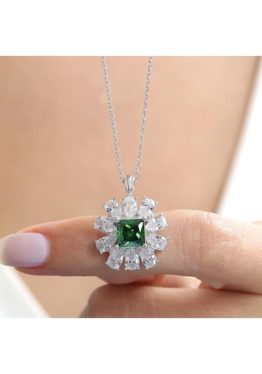 Effective Diamond Milano Rüyası Sentetik Zümrüt Taşlı Gümüş Kolye