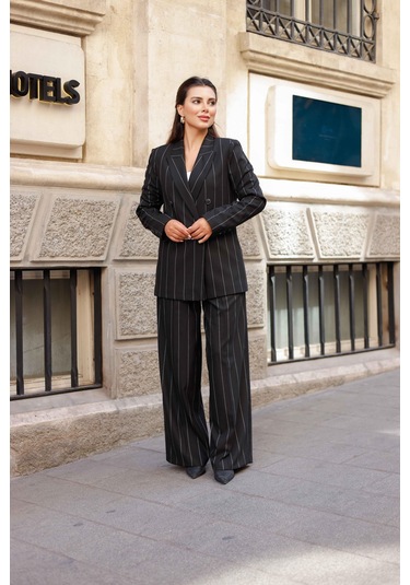 4 Düğmeli Kruvaze Geniş Çizgili Takım Siyah Siyah