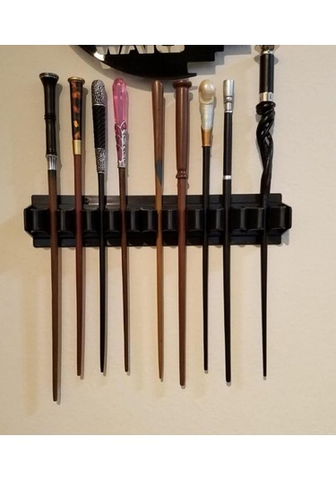 Konesam 10 Büyü Çubuğu İçin Siyah Plastik Gösterim Rakamı - Koleksiyonlarınızı Serinize - Dayanıklı Malzeme İle Montaj Vidalıları Dahil Siyah