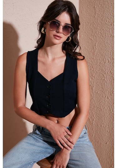 Lela Slim Fit Kalp Yaka Düğmeli Kalın Askılı Crop Bayan Yelek 5865497 Lacivert