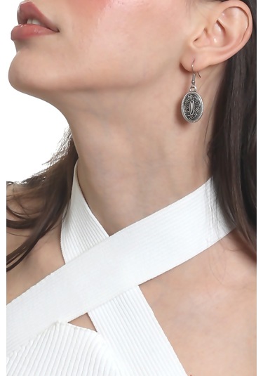 Labalaba Kadın Antik Gümüş Kaplama Oval Formlu Sallantılı Model Minimalist Küpe Gümüş