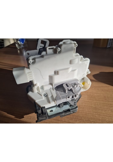 Passat B6 Passat 2005-2010 Kapı Kilidi Ön Sol