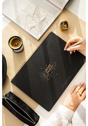 2026 Haftalık Spiralli Masaüstü Planlayıcı 24x34 Cm - Desk Planner Siyah Siyah