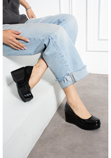 Zenneshoes Helena Dolgu Topuklu Kadın Ayakkabı Siyah Rugan