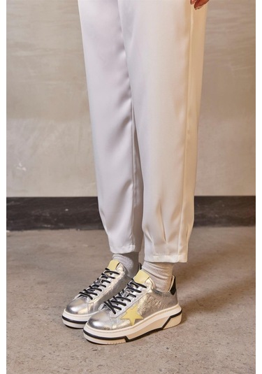Sveta Gümüş Hakiki Deri Kadın Sneaker-Gumus Gümüş