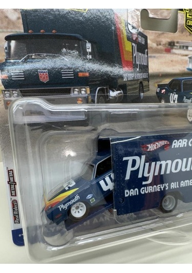 Hot Wheels Team Transport Dan Gurney S 70 Plymouth Aar Cuda 1/64 Model Araba