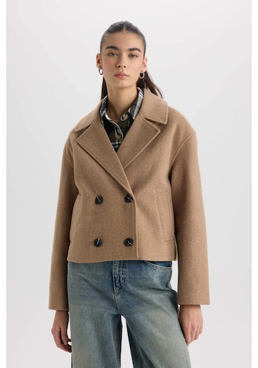 DeFacto Regular Fit Smokin Yaka Düğmeli Cepli Kısa Kaşe Kaban D7379AX25SPBN561 Kahve DeFacto Regular Fit Smokin Yaka Düğmeli Cepli Kısa Kaşe Kaban D7379AX25SPBN561 Kahve