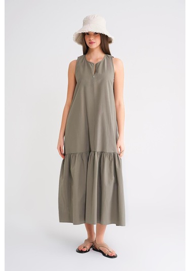 4695 Kadın Eteği Pileli Fermuar Detaylı Uzun Paraşüt Elbise Haki Haki