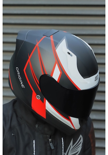 Strada Competition Beyaz-kırmızı-siyah Kask Güneş Vizörlü C1 Beyaz