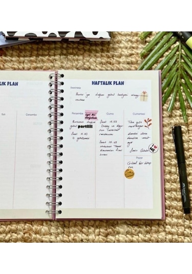 Çilek Believe in Your Dreams Tasarımlı Spiralli Sticker'lı Konuşan Ajanda Haftalık Planlayıcı Pembe
