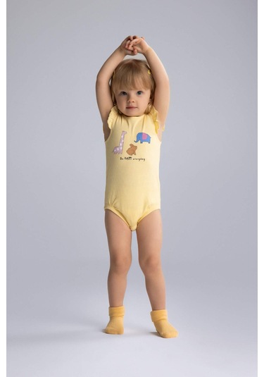 DeFacto Kız Bebek Yenidoğan Bisiklet Yaka Hayvan Desenli Fitilli Kaşkorse Kısa Kollu Çıtçıtlı Body E7945A525SMYL488 Sarı