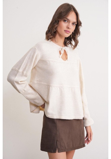 6950 Kadın Yakası Bağcıklı Pileli Triko Kazak Naturel Naturel