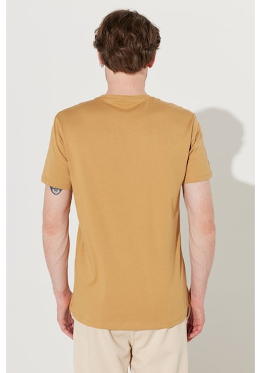 Ac&Co / Altınyıldız Classics Slim Fit Bisiklet Yaka Kısa Kol Pamuklu Erkek Tişört Hardal Ac&Co / Altınyıldız Classics Slim Fit Bisiklet Yaka Kısa Kol Pamuklu Erkek Tişört Hardal