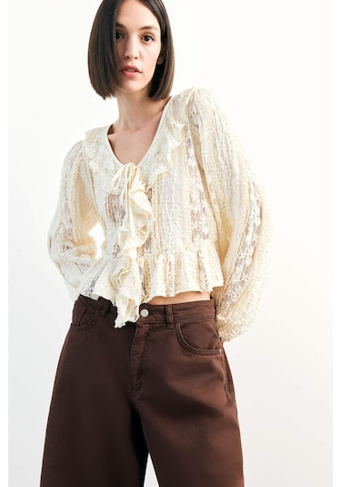 Defacto V Yaka Önden Bağlamalı Volanlı Dantel Bluz F9717ax25smer105 Ekru