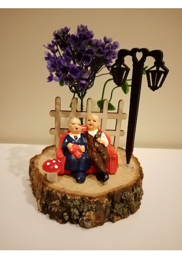 Evlilik Yıl Dönümü Hediyesi Sevgiliye Hediye Bankta Oturan