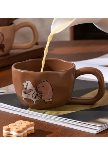 Capybara Moments Temalı Seramik Kupa Piyano