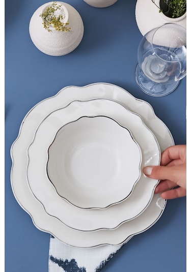 Karaca  Daisy Wave Shape Kayıklı Porselen 27 Parça 6 Kişilik Yemek Takımı Platinium