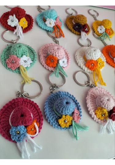 Şapka Şeklinde Minik Anahtarlık Çeşitleri Amigurumi Hediyelik
