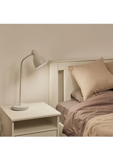 Uniel Masa Lambası E27: İş Ve Öğrenim İçin 147654124 Beyaz