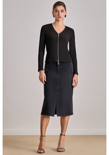 Dar Kesim Siyah Kaşkorse Bluz Siyah