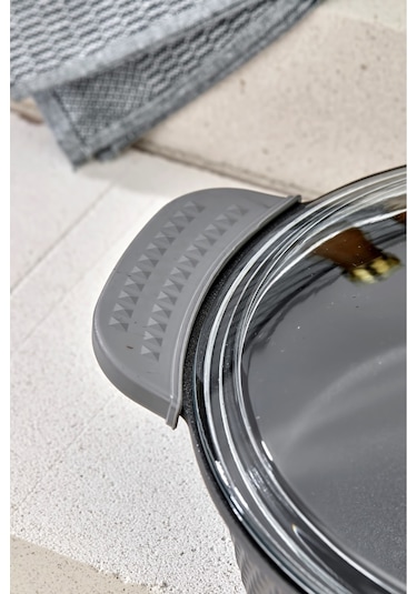 Cooker Kristal Serisi Döküm Granit Silikon Saplı 28 Cm Basık Tencere Siyah