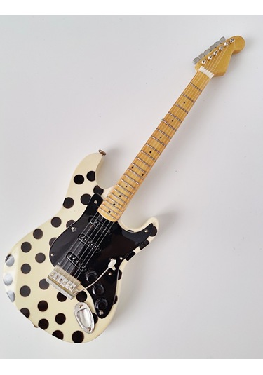 El Yapımı 1/4 Ölçek Minyatür Elektro Gitar Polka Dot Stratocaster