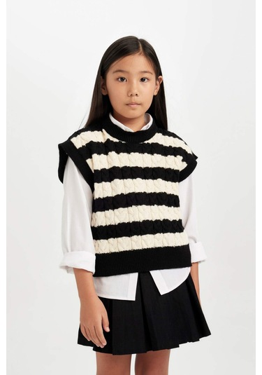 DeFacto Kız Çocuk Çizgili Bisiklet Yaka Örgü Desenli Triko Süveter C9657A824WNBK27 Siyah DeFacto Kız Çocuk Çizgili Bisiklet Yaka Örgü Desenli Triko Süveter C9657A824WNBK27 Siyah
