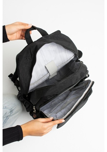Ultra Hafif Çok Cepli Su Geçirmez Sırt Çantası Unisex Siyah Model:571-2a - Siyah
