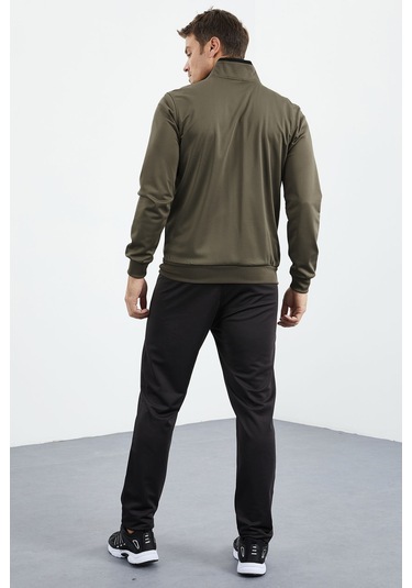 Tommy Life Camel - Siyah Dik Yaka Fermuarlı Standart Kalıp Klasik Paça Erkek Eşofman Takımı - 85162 Kahverengi - Siyah Tommy Life Camel - Siyah Dik Yaka Fermuarlı Standart Kalıp Klasik Paça Erkek Eşofman Takımı - 85162 Kahverengi - Siyah