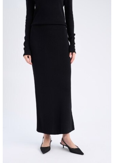 DeFacto Basic Düz Midi Kalem Etek E5361AX25SPBK81 Siyah DeFacto Basic Düz Midi Kalem Etek E5361AX25SPBK81 Siyah