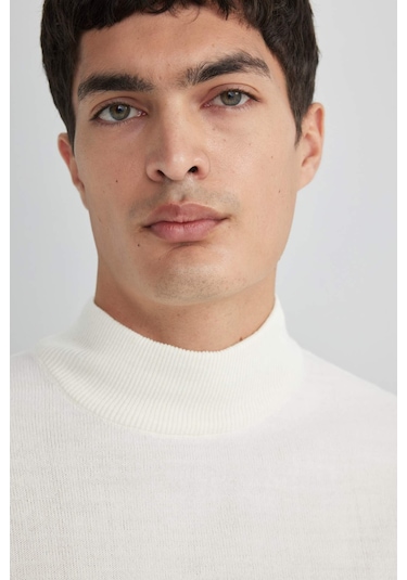 DeFacto Slim Fit Dar Kesim Yarım Balıkçı Yaka Basic Düz Triko Kazak R1127AZ24SPER100 DeFacto Slim Fit Dar Kesim Yarım Balıkçı Yaka Basic Düz Triko Kazak R1127AZ24SPER100