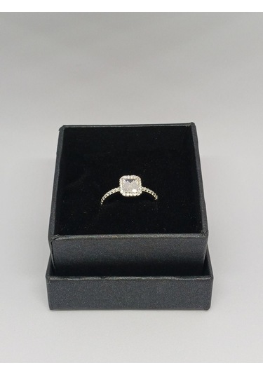 925 Ayar Gümüş Baget Taşlı Kadın Yüzük - Şık Ve Zarif Tasarım" Gümüş