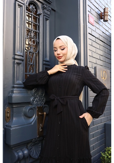 Kadın Siyah Boydan Düğmeli Eteği Piliseli Kuşaklı Lara Keten Uzun Tesettür Elbise Siyah