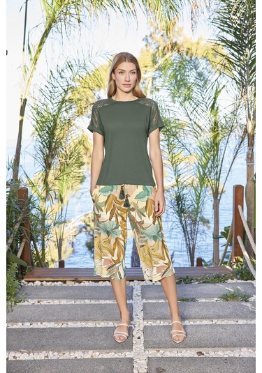 Monamise Kadın Yaprak Desenli Dantelli Kısa Kollu Kapri Takımı 25093 Yeşil