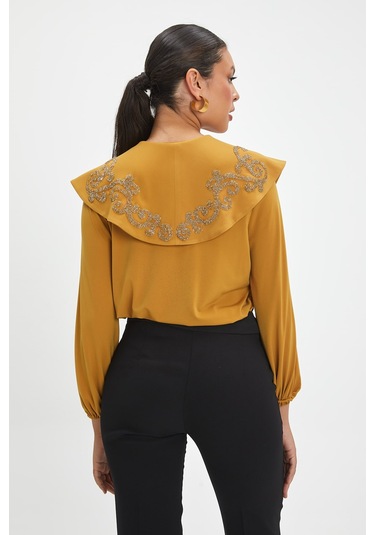 Parıltılı İşlemeli Zarif Yaka Tasarımlı, Balon Kollu Şık Bluz - Özel Günler Ve Günlük Kullanım İçin İdeal SAFRAN Parıltılı İşlemeli Zarif Yaka Tasarımlı, Balon Kollu Şık Bluz - Özel Günler Ve Günlük Kullanım İçin İdeal SAFRAN