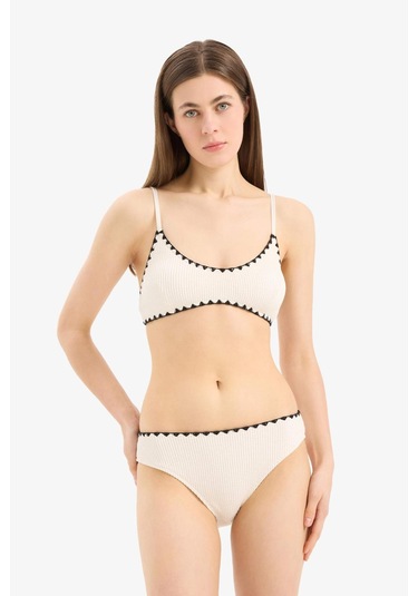 DeFacto Regular Fit Bürümcük Bikini Üstü-Fall in Love E0306AX25SMWT16 DeFacto Regular Fit Bürümcük Bikini Üstü-Fall in Love E0306AX25SMWT16