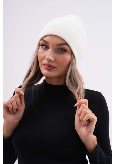 Peluş Ponponlu Bere Beyaz