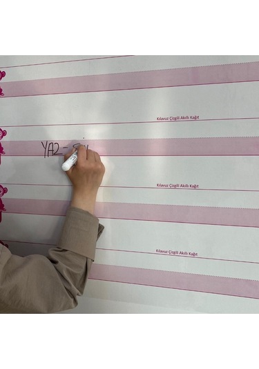 Ollevra Kılavuz Çizgili Akıllı Kağıt Yazı Tahtası Duvarda İz Bırakmaz Statik Yeni Müfredata Uygun 100x56cm Çok Renkli