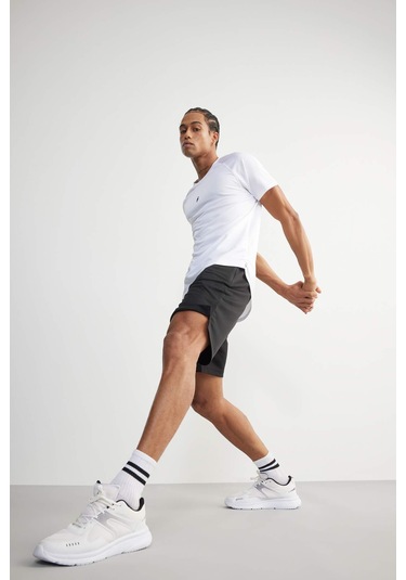 DeFactoFit Hızlı Kuruyan Slim Fit Dar Kesim Sporcu Standart Paça Şort V3030AZ25SPBK81