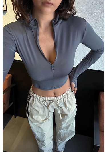 Düz Gri Balıkçı Yaka Yarım Fermuarlı Kesik Parmaklı Uzun Kollu Crop-18597 Gri