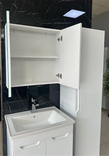 Noce Aynalı Cnc İşlemeli Membran Kapaklı Banyo Dolabı 65 CM Beyaz