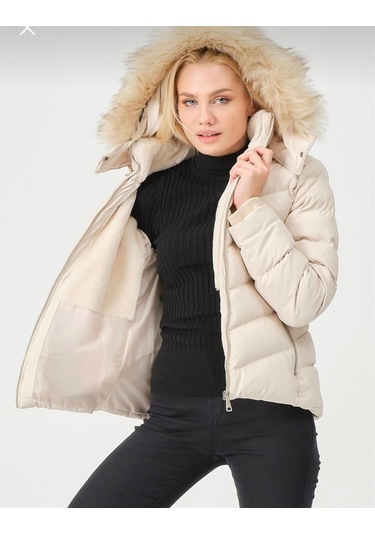 Kadın Bej Çıkarılabilir Kürklü Kapüşonlu Su Geçirmez İçi Kürklü A