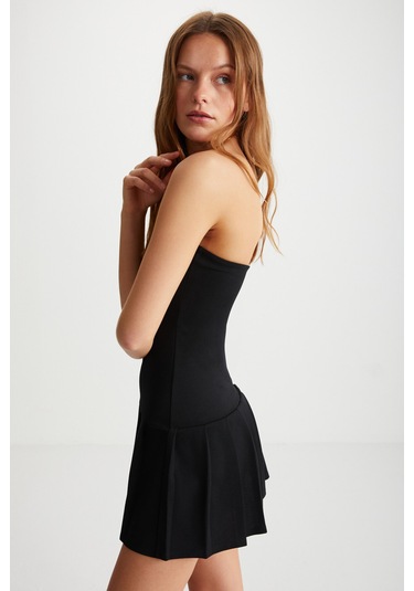 Cathy Kadın Omuzu Açık Vücuda Oturan Altı Pileli Mini Şık Siyah Elbise